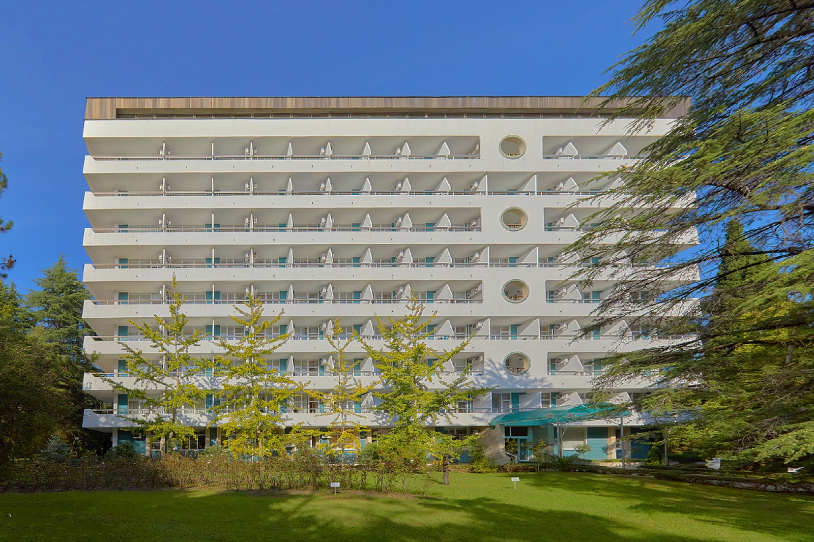 Парковая зона санатория